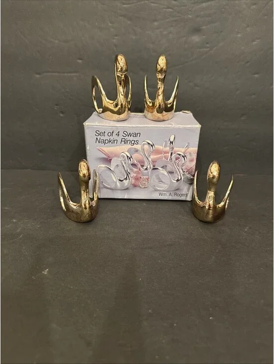 Set of 4 Vintage Oneida Wm A Rogers Swan Napkin Rings Silver Plated Need Polish