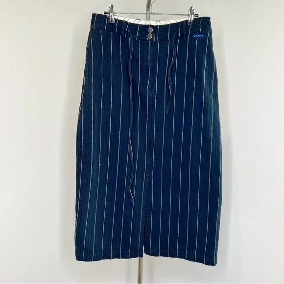 🔹 Blue Willi’s Textured Striped Skirt