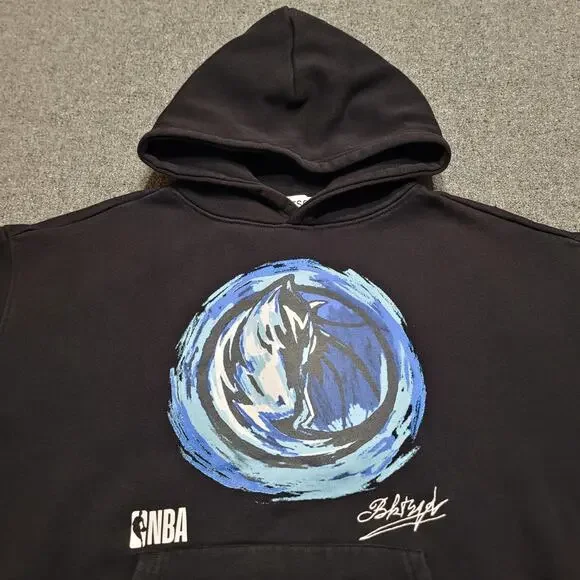 Dallas Mavericks Hoodie Adult Medium Black BKTSQD NBA Collaboration Distressed