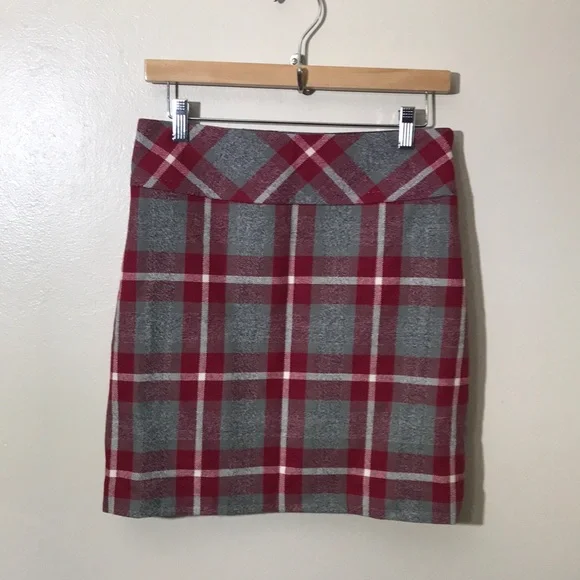 Eddie Bauer Women's 2 Plaid Gray and‎ Red Skirt Bohemian Hippie 70s 60s
