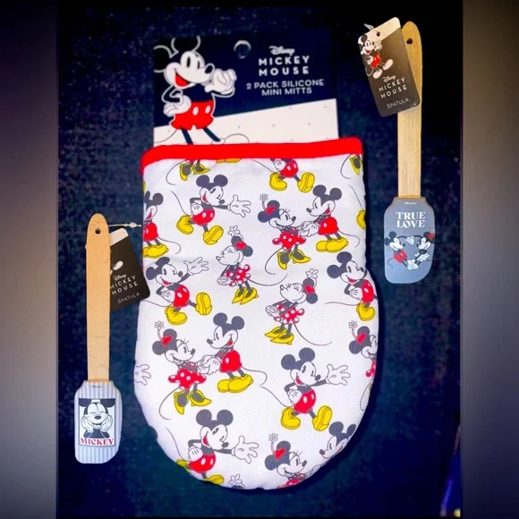 2 Mickey & Minnie Mouse Kitchen Oven Silicone Mini Mitts/ 2 Mini Spatulas Disney