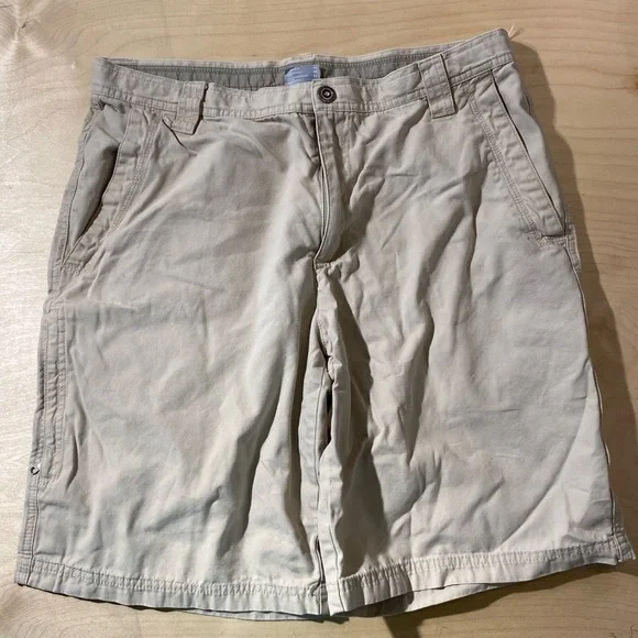 Columbia Omi-Shield Men's Tan Shorts size 36 x 11 (LU)
