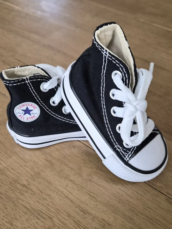 Converse Chuck Taylor All Star High Top Baby Infant Black White Size 2 NWOT