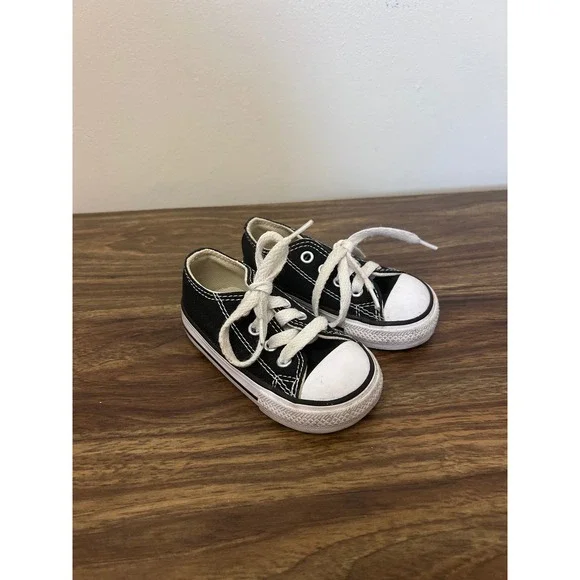 Converse Chuck Taylor All Star Low‎ Top Black White Infant Size 4 7J235