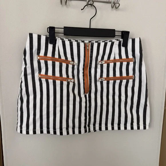 Urban Outfitters Womens Large Black White Stripe Zippers Mini Skirt‎ Y2K Vibe