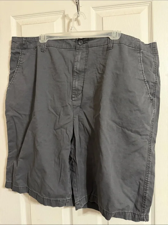 Old Navy Men's Charcoal Flat-Front Shorts