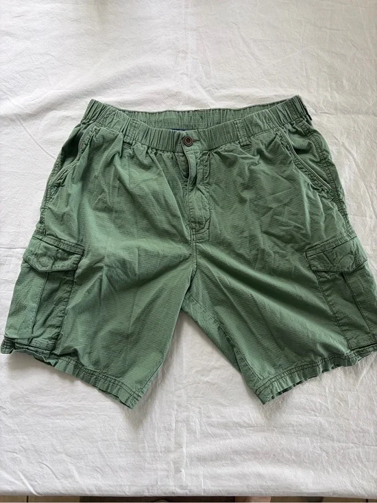 Tommy Bahama Men’s L Elastic Waist Cargo Shorts Green Marlin Shark Lining L/G