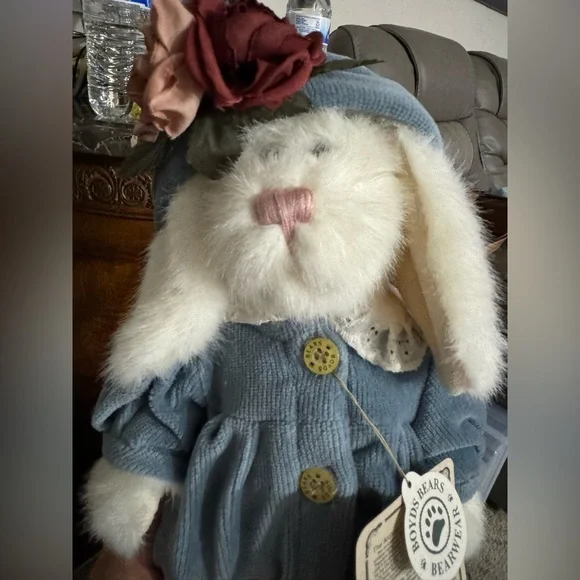 Collectible Boyds Bears Stuffed Animal Vanessa D. LaPine style # 91662 , Rabbit/