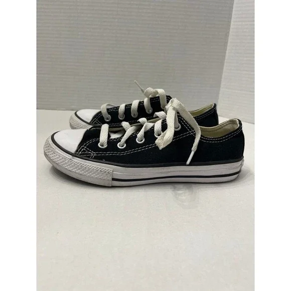 Converse Chuck Taylor All Star Low Top Sneakers Black Size 1 Youth