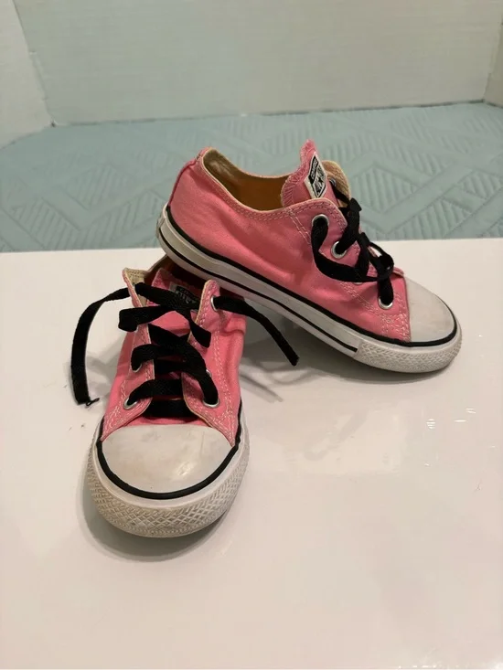 Converse All Stars Chuck Taylor Little Kids Infant Size 10 Pink Low Top