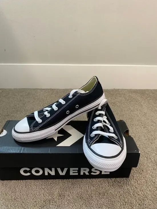New Converse Kids Chuck Taylor All Star Black High Tops Size 2Y