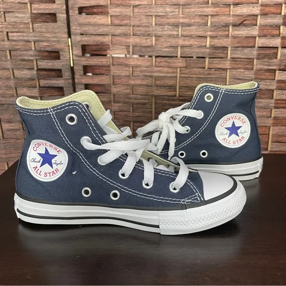 Converse Kids High Top Chuck Taylor All Star, Blue Boys Size 12, NWBox.