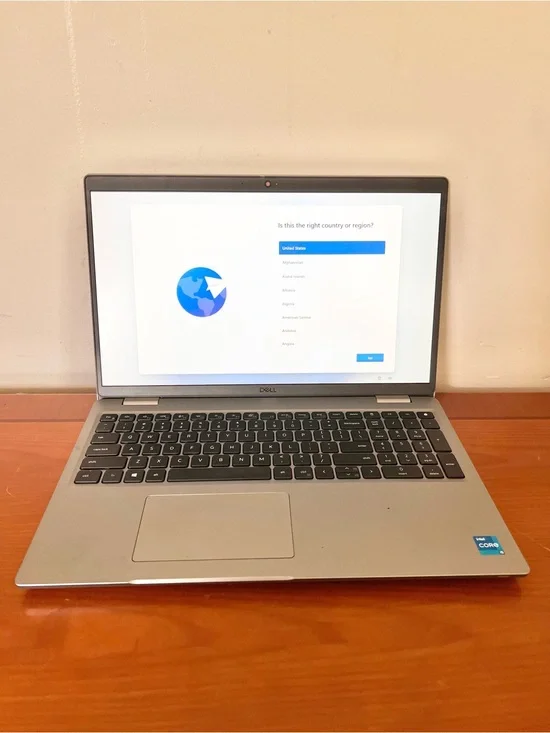 Dell Latitude 5520 i5-11th Gen 256SSD 8GB Ram Windows 11 Laptop