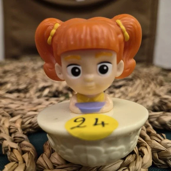 ✅2019 McDonald's Toy Story 4 Gabby Gabby's Twirling Teacup Figure 10#️⃣24
