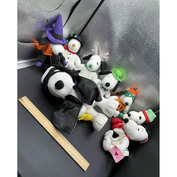 Vintage Hallmark Snoopy Peanuts Beanbag Plush Holiday Collection Lot of 8 Used