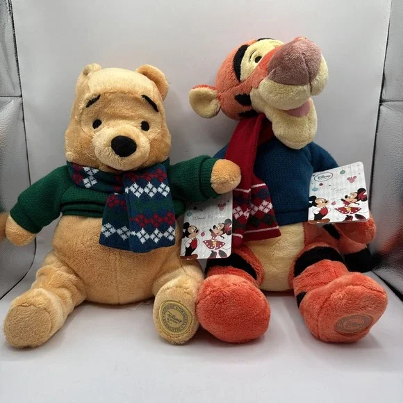 New Disney Store Holiday Winnie the Pooh & Tigger Christmas Sweater Tags‎