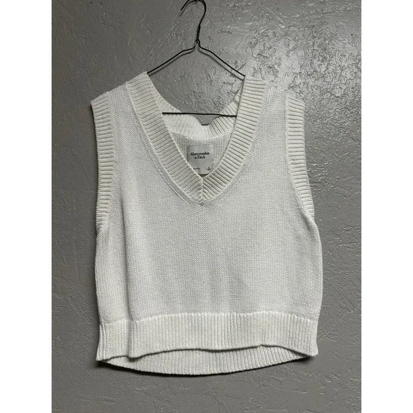 Abercrombie & Fitch Womens White Chunky VNeck Sweater Vest Small Preppy Academia