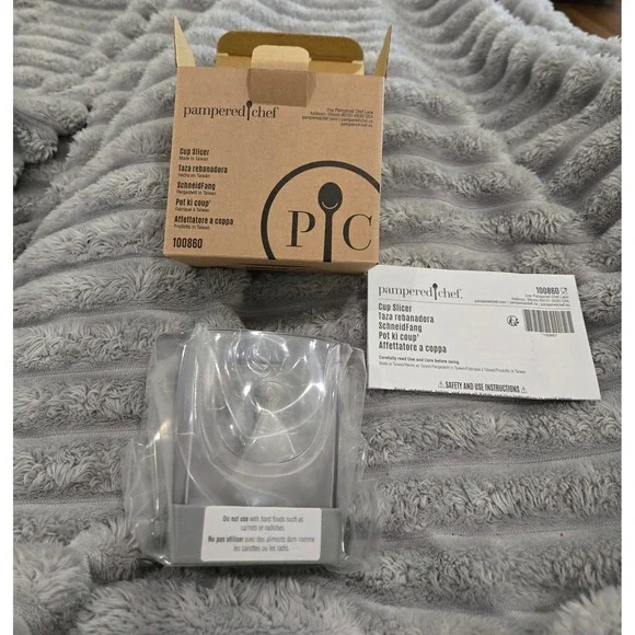 Pampered Chef Cup Slicer 100860 Fruit and Vegetable Slicer New in Box