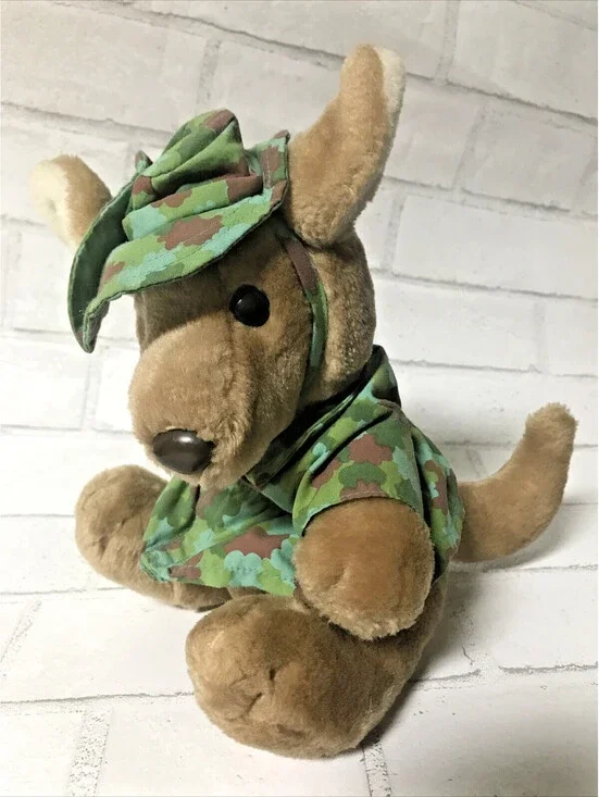 Vintage Dakin 1987 Duke Willaby Way Outback Kangaroo Plush Animal Camo Outfit 9