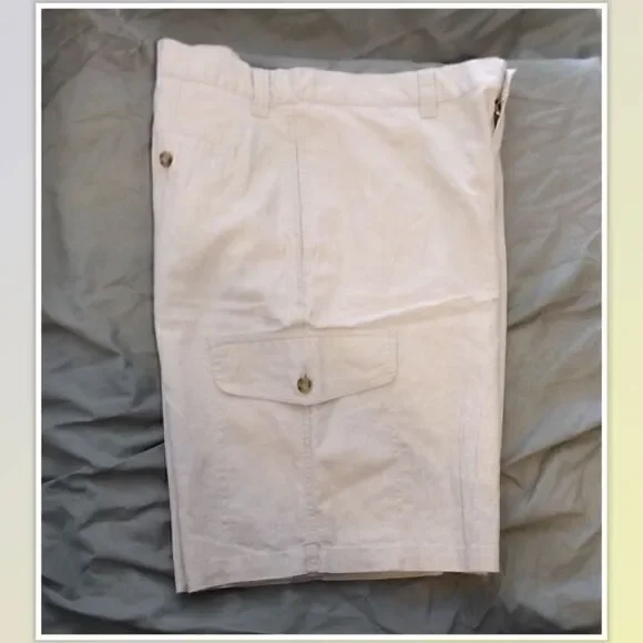 NWOT St. John's Bay Cargo Shorts Size 38 55% Ramie 45% Cotton