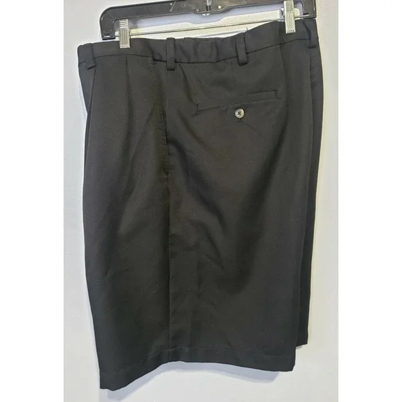 Hagger Golf Shorts Men's Size 38 Chino Pleated Front Comfort Casual Black