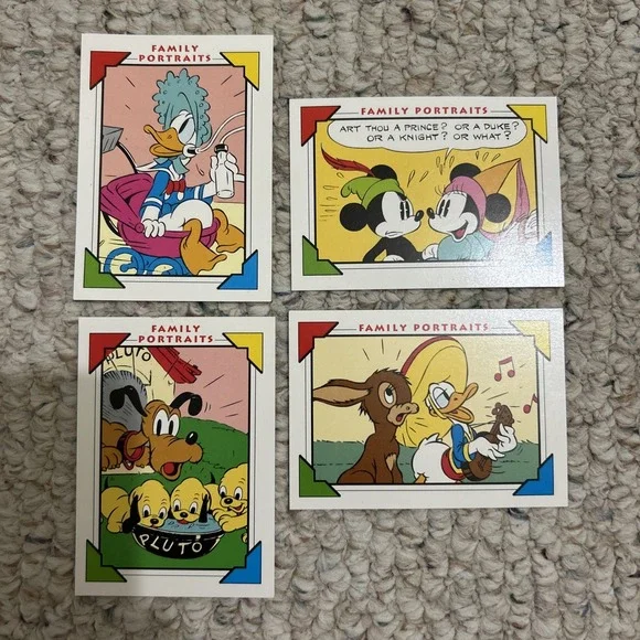 Set Of 4 Disney Family Portrait Trading Cards‎