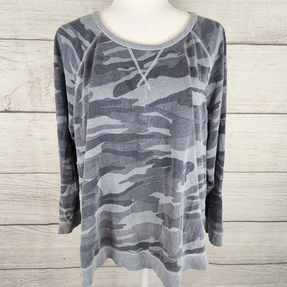 Lucky Brand Women's Crew Neck Gray Camo Pullovers Sweater