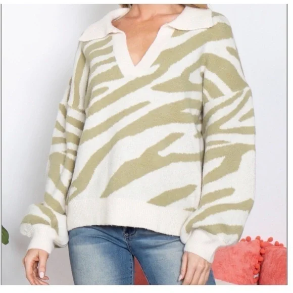 🆕 Love Richie Collared V-neck Sweater. L. NWT!💥
