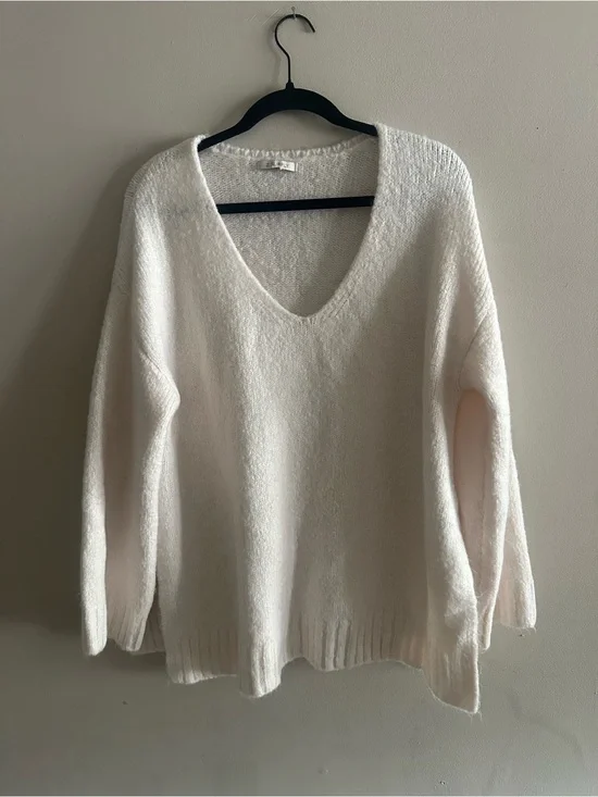 Z Supply Women's Off-White V-Neck Knit Sweater