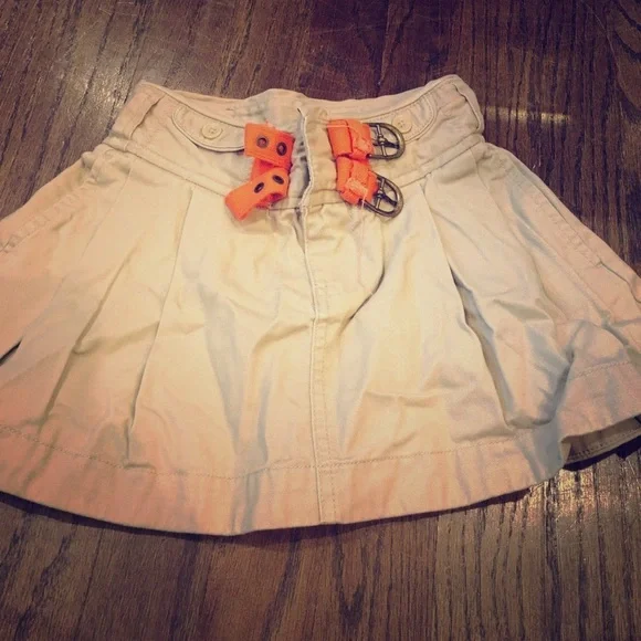 Size 5 Ralph Lauren khaki pleated skirt with orange belt with pockets 🌟⭐️💥