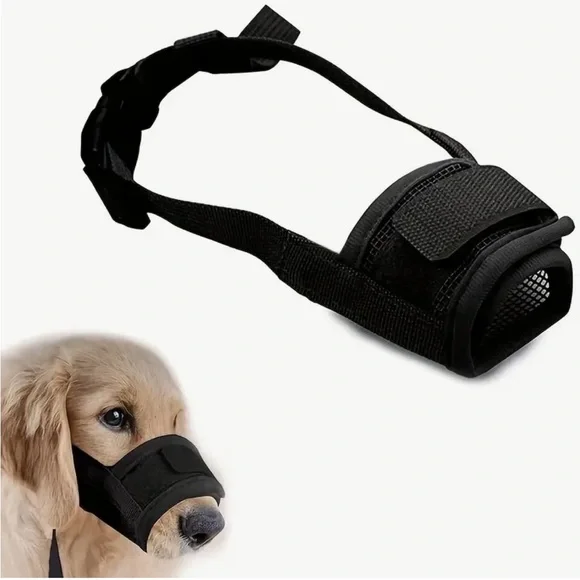 Black Breathable Dog Muzzle with Adjustable Straps (M)