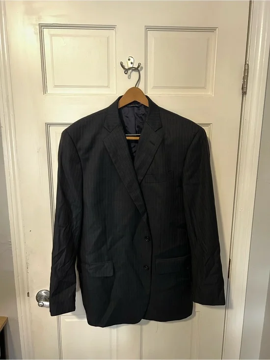 Brooks Brothers 1818 Saxxon Black Pinstripe Two-Button Suit Jacket 45R