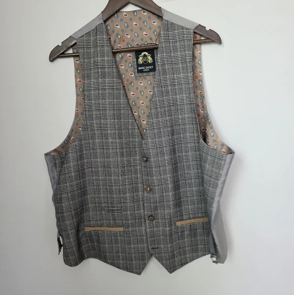 Marc Darcy‎ London Men's Classic Gray Checkered Vest