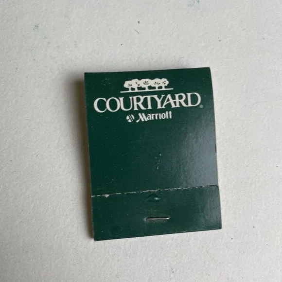 Vintage Marriott Courtyard‎ Hotel Matchbook NEW Unstruck Matches Collectible