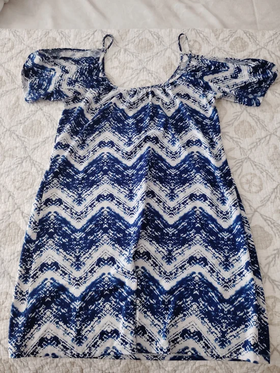 VENUS Navy and White Chevron Off-Shoulder Top
