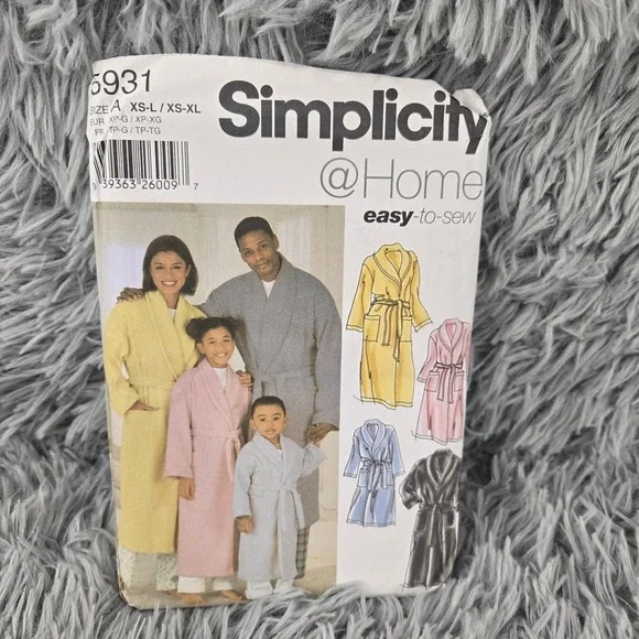 Simplicity @ Home 5931 Size A XS-L/XS-XL Unisex Cild & Adult Robe Sewing Pattern