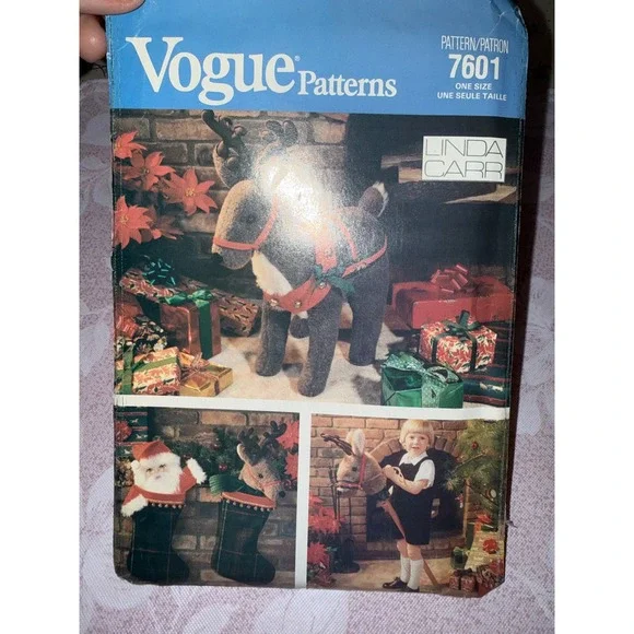 Vogue 7601 Linda Carr Christmas Reindeer Hobbyhorse Stocking Sewing Pattern 1989