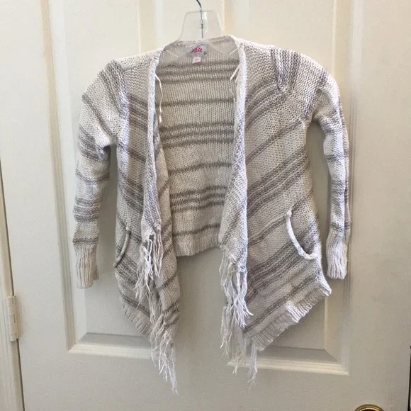 FINAL MARKDOWN Girls justice sweater 6