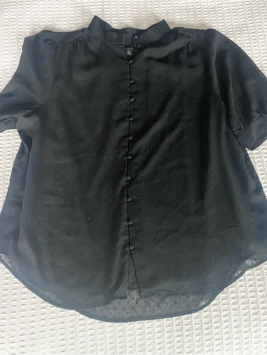 Ann Taylor Black Short-Sleeve Button Front Blouse