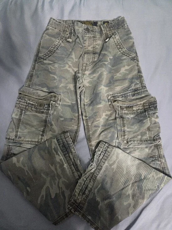 Old Navy Camo Cargo Pants, Size: 10 Boys