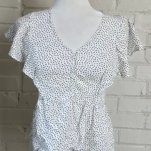 Coquette Micro Polka Dot Peplum Top┃Monochromatic Ruffle Flutter Sleeve┃Rayon