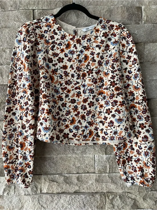Zara Cream Floral Puff-Sleeve Top with Blue & Brown Accents