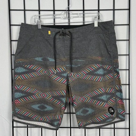 Quiksilver Boardshorts Mens 36 Gray Aztec Swim Beach Travel‎ Summer Surf