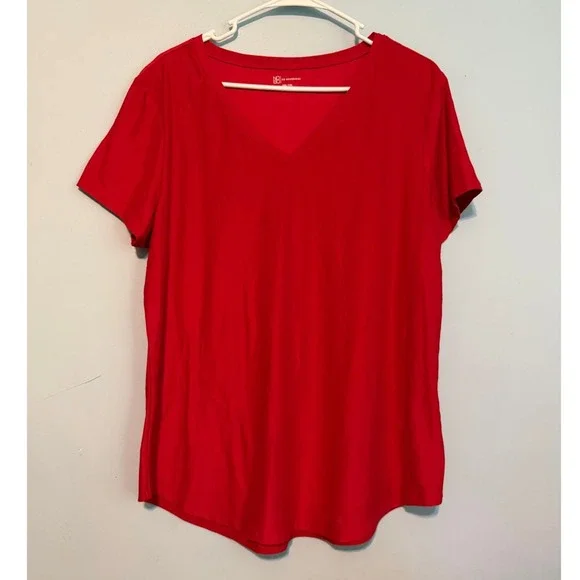 No Boundaries Women's XXL Red V-Neck Short Sleeve Curved Hem Stretch Tee 1809