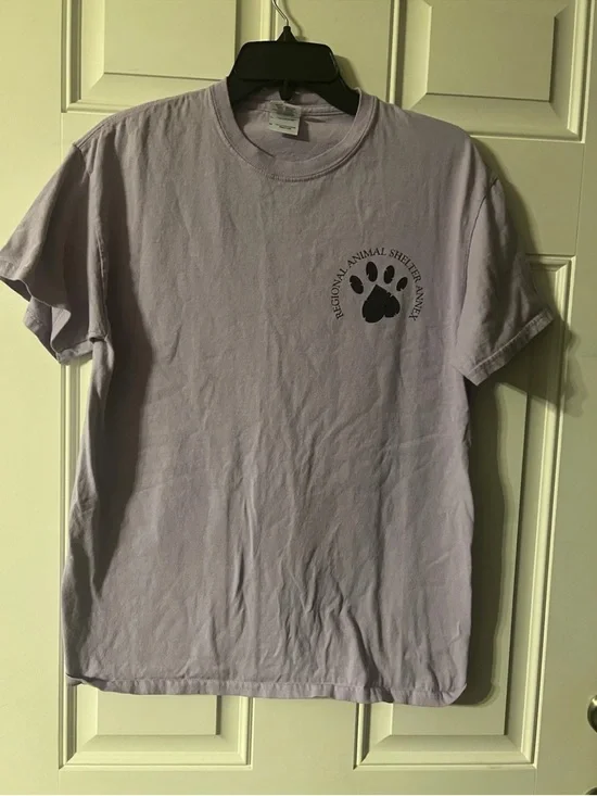 Gildan Size Medium Regional Animal Shelter Annex Shirt