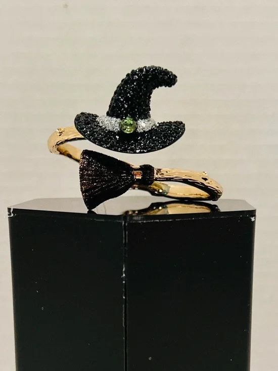Betsey Johnson NWT Black Crystal Witch Hat Bypass Bracelet