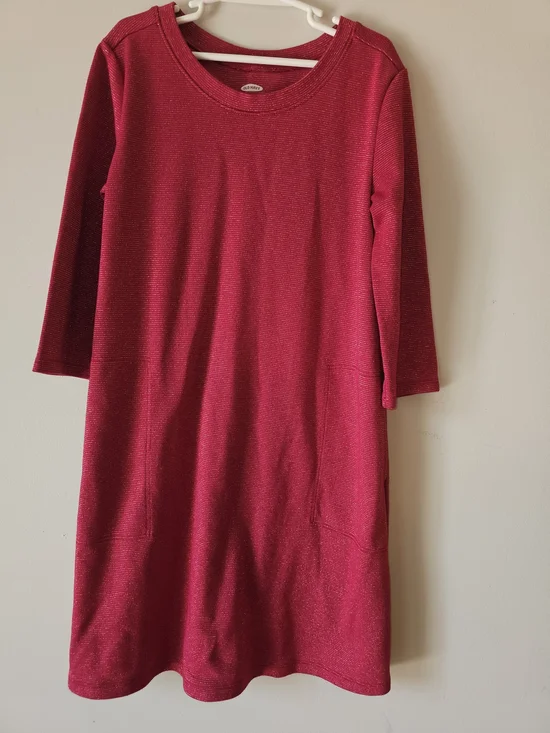 Old Navy Metallic Ribbed Crewneck Top in Deep Raspberry 10-12
