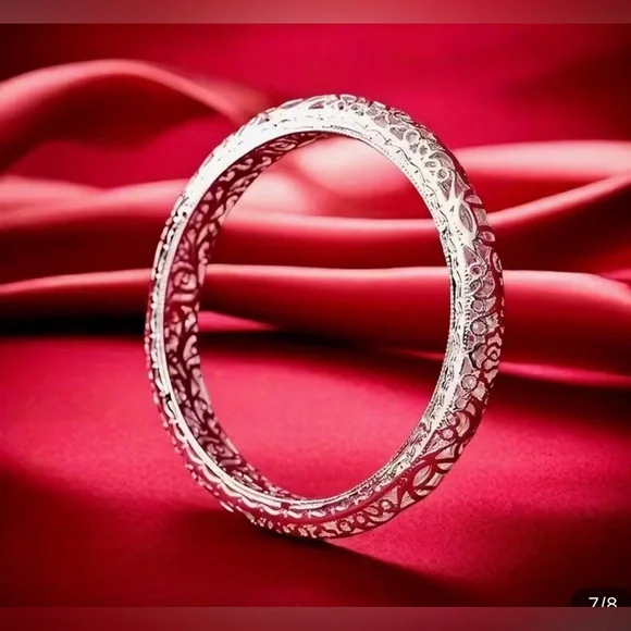 Silver Bangle Bracelet‎