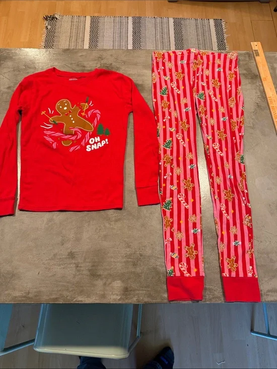 Old Navy Red & Pink Gingerbread 'Oh Snap!' Kids Holiday Pajama Set