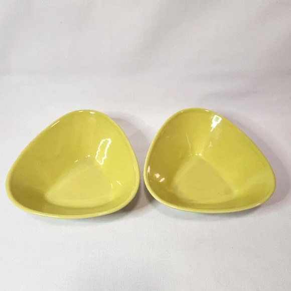 Set of 2 Crate & Barrel Triangle Cereal Soup Bowls Ceramic Yellow Green Portugal